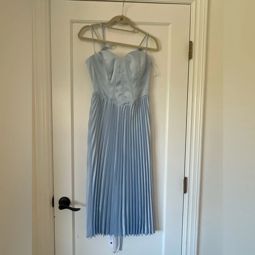 NWT Club L London Peyton Powder Blue Satin Sweetheart-Neck Midi Dress pleats  8
